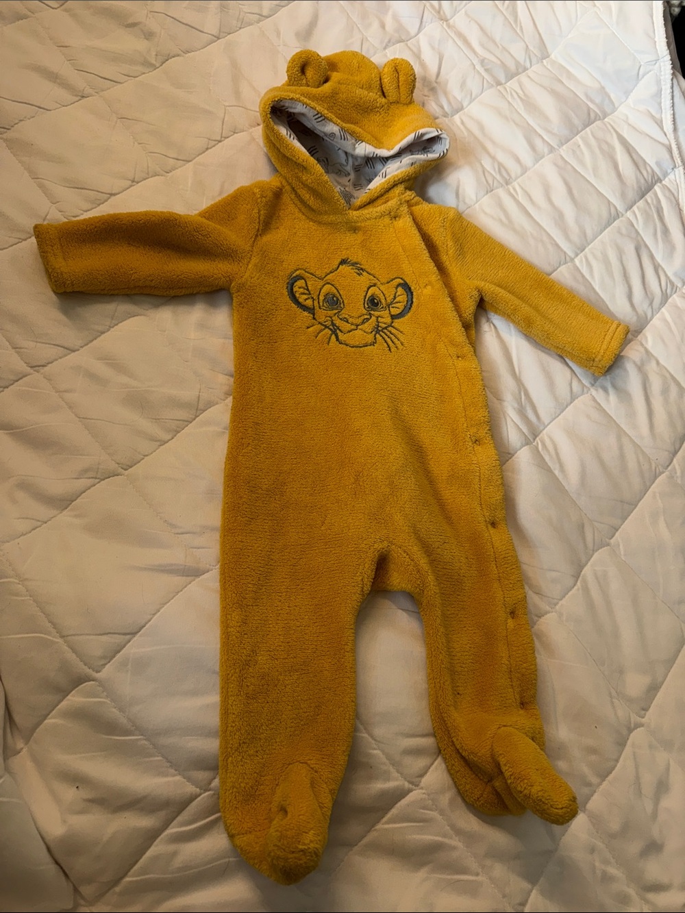 6-9m vintage Lion King Disney Boys Simba Hooded Pramsuit